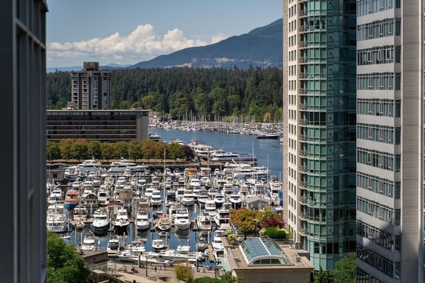 views of the coal harbour marina from the west side of the cielo vancouver building