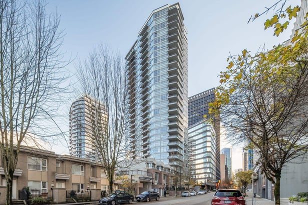 exterior building view of the cielo vancouver from west hastings street